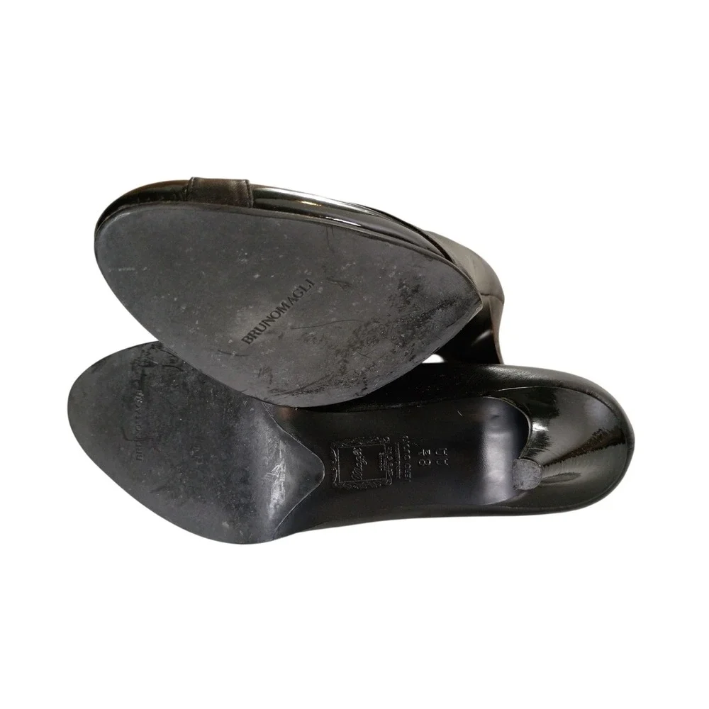 Bruno Magli Black Leather Patent Cap Toe Kitten Heel‎ Pumps WD0317 Italy 8.5 AA